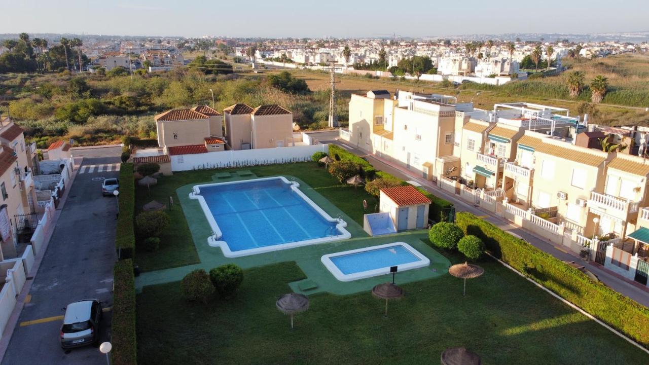 Holiday House Torrevieja Exterior foto